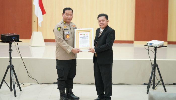 LEMKAPI BERI PENGHARGAAN PRESISI AWARD KEPADA RS. BHAYANGKARA SARTIKA ASIH POLDA JABAR