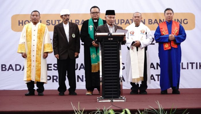 SILATURAHMI DAN DEKLARASI PEMILU DAMAI ANTARA POLDA JABAR, PANGDAM III / SILIWANGI DAN SELURUH KETUA FKUB Se-PROVINSI JAWA BARAT