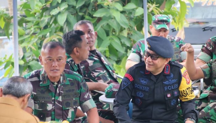 Dansat Brimob Polda Jabar Hadiri Program TNI Manunggal Air Di Batujajar