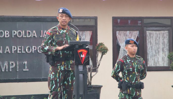 Wadansat Brimob Polda Jabar Pimpin Upacara HKN Di Lapangan Boma