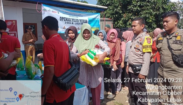 Polres Lebak bersama Satgas Pangan Lebak gelar Operasi Pasar di Kecamatan Cibeber