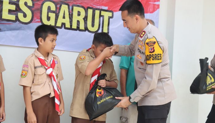 Dengarkan Aspirasi Masyarakat Kapolres Garut Garut Terjun Langsung Lakukan Kegiatan Minggu Kasih