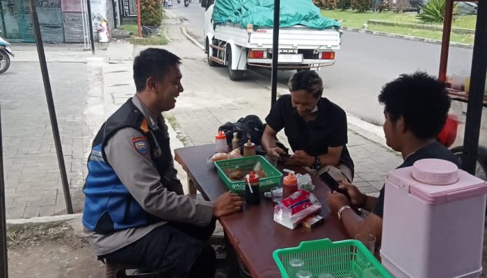 BhabinKamtibmas Kelurahan Cibaduyut Melaksanakan Sambang  dan Silaturahmi Kepada Warga Masyarakat