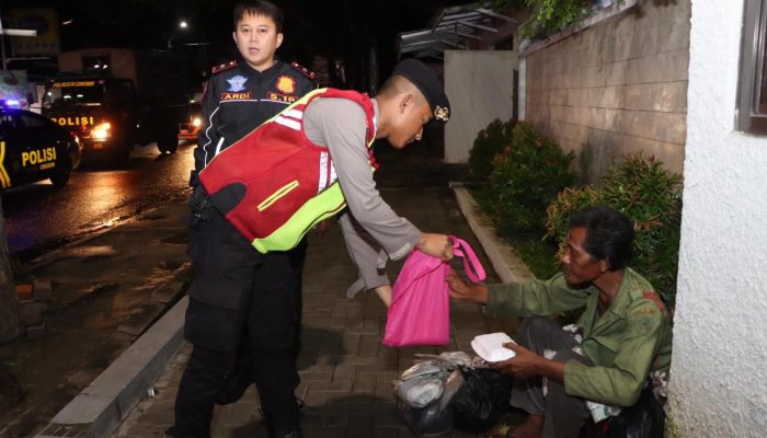 Kabid Humas Polda Jabar : Patroli Sahur, Cara Polisi Jaga Kamtibmas Sambil Bangunkan Warga di Bulan Ramadhan