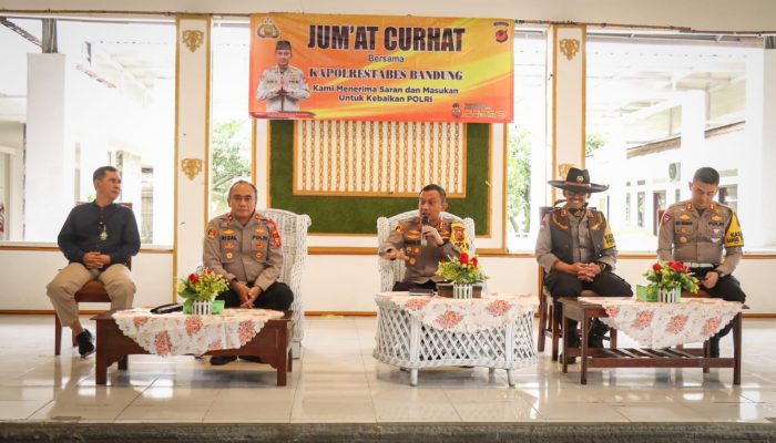 Jum,at Curhat bersama Kapaolrestabes Bandung Kombes Pol Budi Sartono S. I, k. M. Si, M. Han.