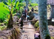 Kabid Humas Polda Jabar : Polisi Giat Monitoring Giat Pembersihan Saluran Air di Pasar Dongkal