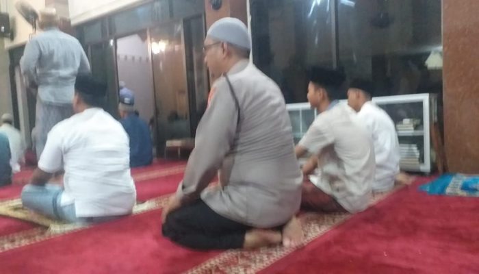 Kabid Humas Polda Jabar : Tingkatkan Ketaqwaan dan wujud Sinergitas di Bulan Ramadhan, Polisi Gelar Subuh Keliling