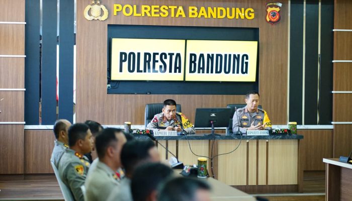 Memotivasi dan Selalu Ada Ditengah Anak buah, Sosok Kapolda Jabar Irjen Pol Akhmad Wiyagus Jadi Tauladan