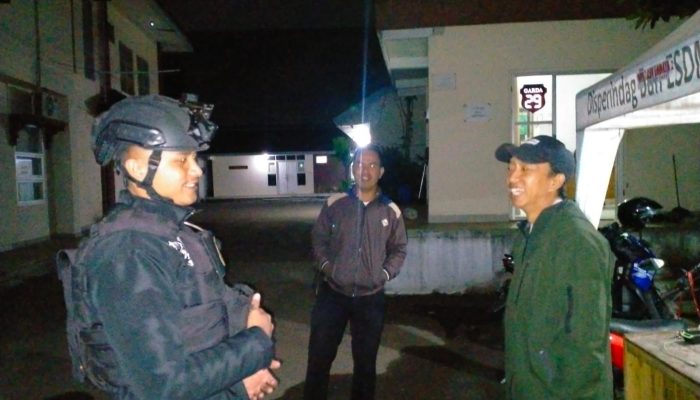 PATROLI SAMBANG SAT BRIMOB POLDA JABAR HIMBAU SECURITY KANTOR DISPERINDAG KAB. GARUT