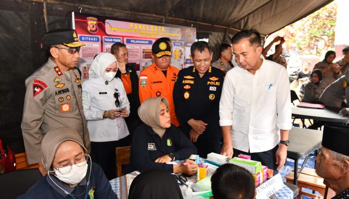 Pj. GUBERNUR JABAR DAN KAPOLDA JABAR CEK LOKASI LONGSOR DI KEC. CIPONGKOR