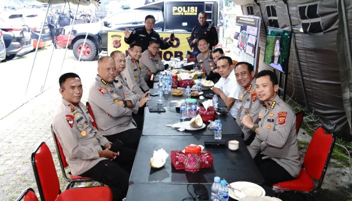 WAKAPOLDA JABAR TINJAU PELAKSANAAN PENGAMANAN PERTANDINGAN SEPAKBOLA ANTARA PERSIB BANDUNG VS PERSEBAYA SURABAYA