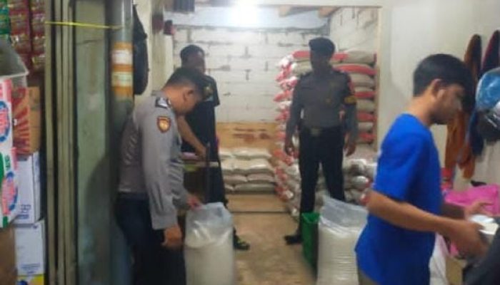 Kabid Humas Polda Jabae : Polisi Patroli ke Pasar Manis Cegah Kecurangan Penimbunan Bahan Pokok