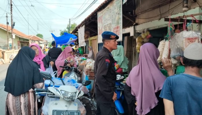 Personil Satbrimob Jabar Lakukan Patroli Harkamtibmas Cegah Tindak kejahatan 