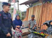 Anggota Brimob Beri Himbauan kepada masyarakat Agar selalu Menjaga Kebersihan Pribadi dan Lingkungan