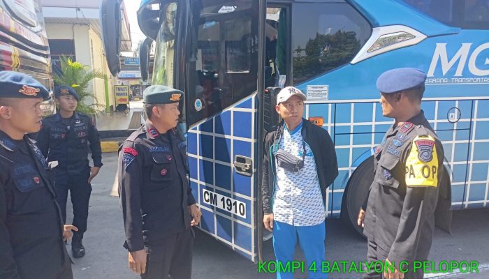 Brimob Jabar Laksanakan BKO Polres Karawang 