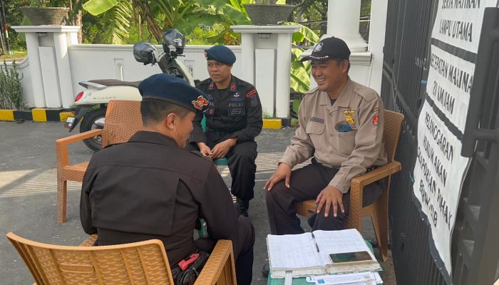 Cegah Hoax, Tim Patroli Brimob Cirebon Turun Langsung  untuk Berikan Himbauan 