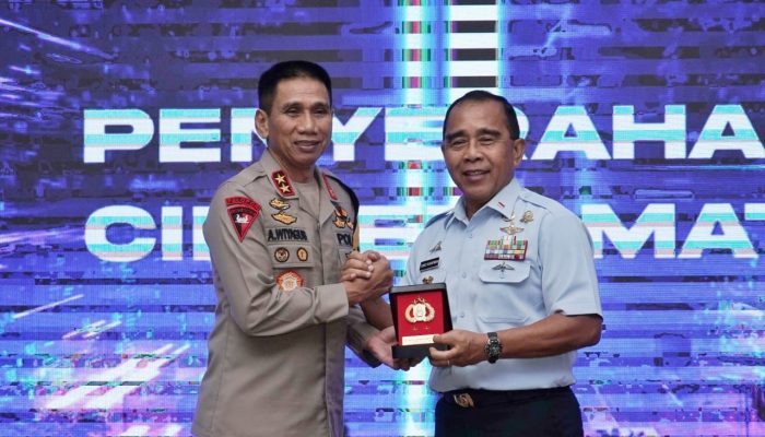 Kapolda Jabar Terima Kunjungan Siswa Kelas XI Angkatan Ke – 33 SMA Taruna Nusantara Pada Kegiatan Karya Wisata di Bandung