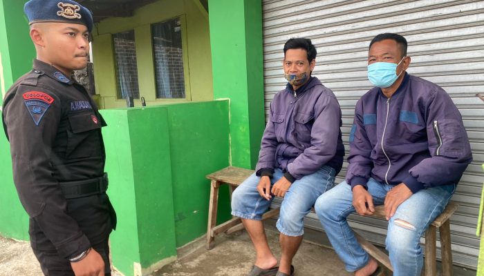 JAGA SITUASI KAMTIBMAS KONDUSIF, SAT BRIMOB POLDA JABAR PATROLI DIALOGIS MASYARAKAT