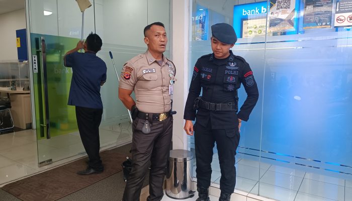 Brimob Jawa Barat Berikan Pesan Harkamtibmas Kepada Securty Bank BJB