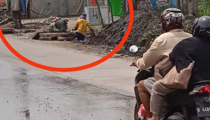 Pelaksana Di Duga Tak Kompeten, Bangun U-dicth Tetapi Tutupin Saluran Air Di Sorot Pelintas