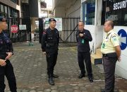 Patroli ke Hotel Cianjur Anggota Brimob Jabar Berikan Himbauan Kamtibmas ke Hotel Securty