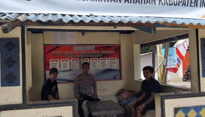 Kabid Humas Polda Jabar : Polisi Tingkatkan Harkamtibmas Melalui Kegiatan Sambang Pos Satkam lingkungan