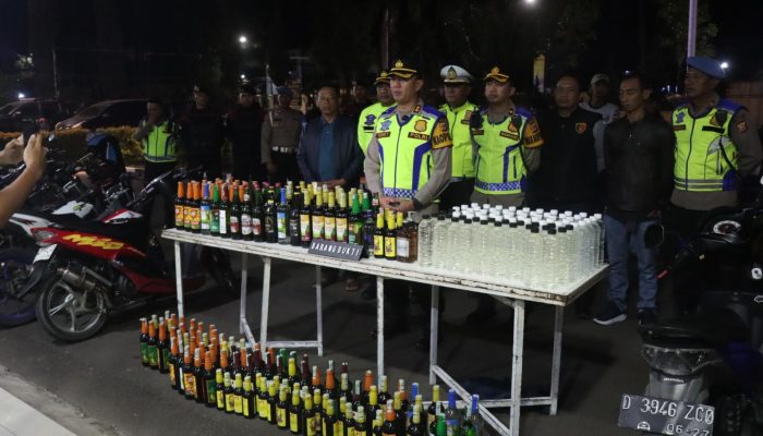 Kabid Humas Polda Jabar : Operasi Gabungan Polisi Berhasil Amankan Puluhan Pelanggar Lalulintas dan Miras