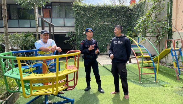 Ciptakan Kamtibmas Yang Kondusif, Sat Brimob Polda Jabar Laksanakan Patroli Sambang