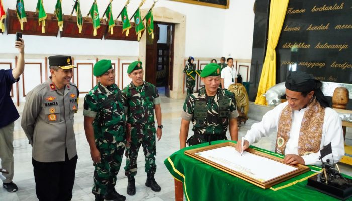 KUNJUNGAN KERJA MENTERI PERTANIAN RI DALAM RANGKA AKSELERASI PROGRAM PENINGKATAN AREA TANAM (PAT) PADI MELALUI POMPANISASI KE PROVINSI JABAR