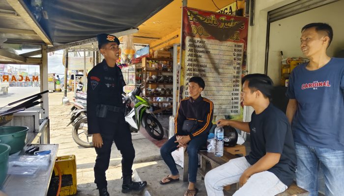 Patroli Harka.tibmas kepada Pedagang di Sekitar Alun-alun Manonjaya 