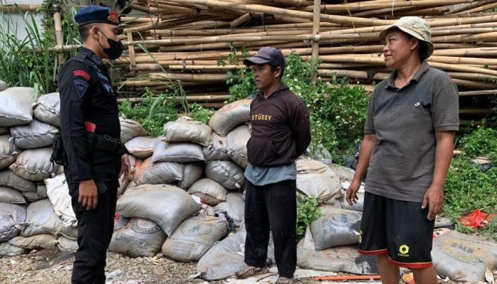 Warga Desa Tangguh Binaan Kompi  1 Dihimbau Tetap Giatkan Siskamling 