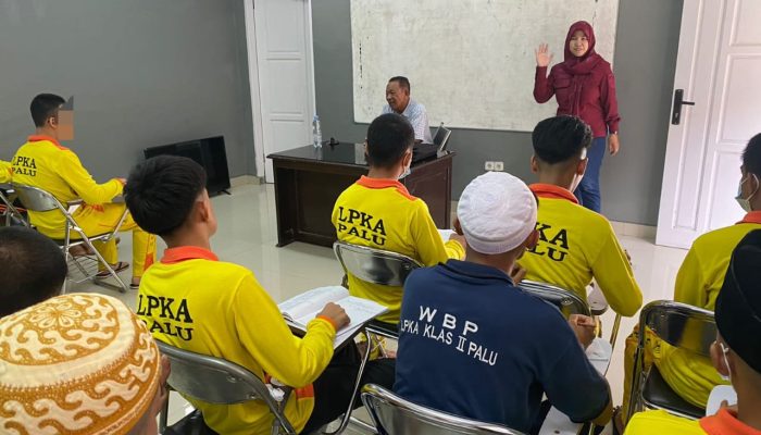 WUJUDKAN KELAS MANDIRI DAN MENYENANGKAN, LPKA PALU – PKBM MULIA KASIH BERIKAN METODE DEMONSTRASI