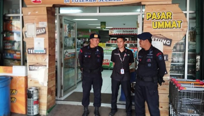 Brimob Polda Jabar Intensifkan Patroli di Pasar Swalayan Toserba Selamat 