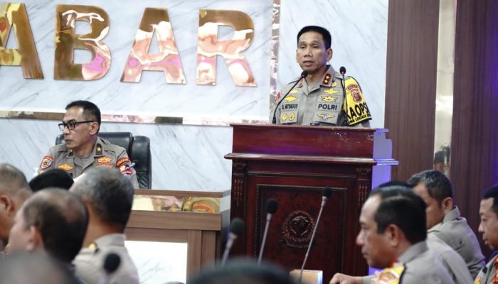 KAPOLDA JABAR BUKA KEGIATAN AUDIT PENERIMAAN NEGARA BUKAN PAJAK (PNBP) DAN BADAN LAYANAN UMUM DI WILAYAH HUKUM POLDA JABAR