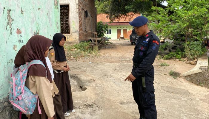 Fokus Cegah Tindak Kejahatan Anggota Brimob Jabar Lakukan Patroli Harkamtibmas 