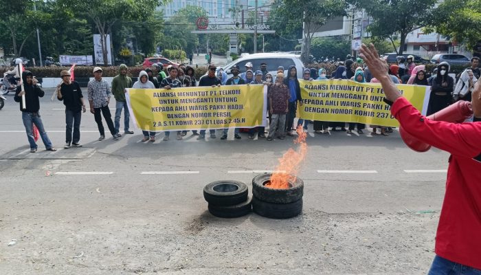 Ahli Waris Geruduk PT Telkom Indonesia Regional 7 Makassar Ganti Untung Tanah Milik Pakki Hadji