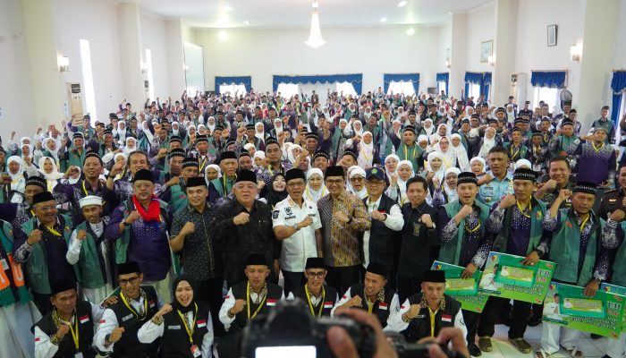 Bupati Bandung Lepas 432 Calon Jemaah Haji asal Kabupaten Bandung Kloter Pertama 