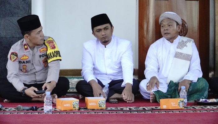 Kabid Humas Polda Jabar : Polisi Gelar Jumat Curhat, Diskusi dengan Tokoh Agama dan Tokoh Pemuda