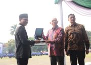 Bupati Dadang Supriatna Terima Penghargaan dari Universitas Langlangbuana Bandung