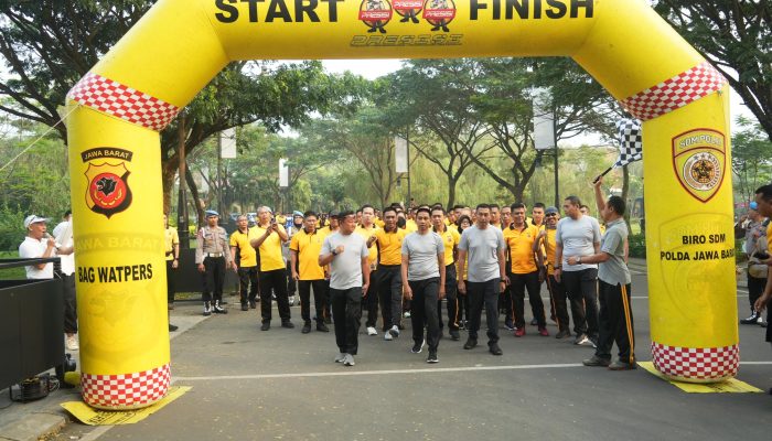 Polda Jabar Gelar Olahraga Bersama Untuk Jaga Kebugaran Tubuh