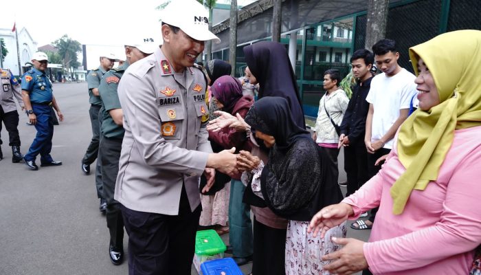 WAKAPOLDA JABAR BAKTI SOSIAL BERSAMA ALUMNI AKABRI 1994 DALAM RANGKA PENGABDIAN 30 TAHUN