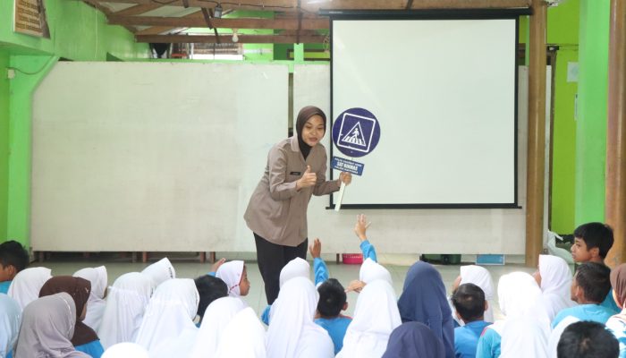 Brigadir Yuvina, Sosok Polwan Cantik yang Piawai Berbahasa Isyarat dari Polresta Banyumas