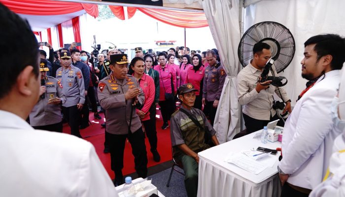 Hut Bhayangkara ke 78 Kapolri Gelar Bhaktikes Donor Darah , Bantuan Hidup Dasar dan Operasi Celah Bibir Gratis Kepada Masyarakat