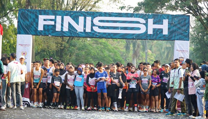 Ribuan Masyarakat Kabupaten Bandung Ikuti Bhayangkara RUN Yang Digelar Polisi