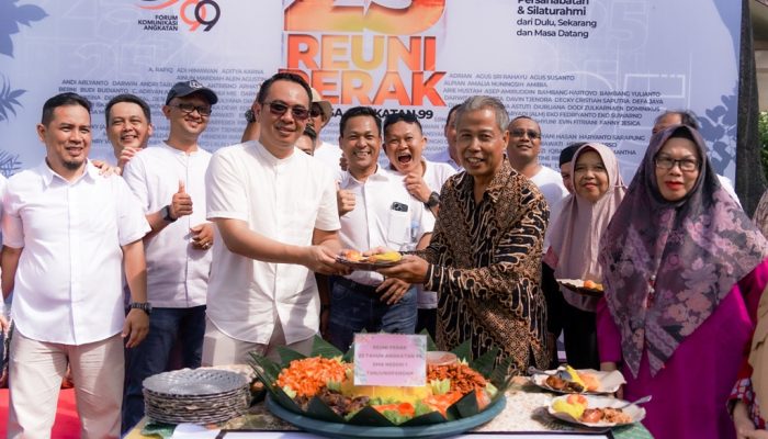 Alumni SMANSA Gelar Reuni 25 Tahun Perak