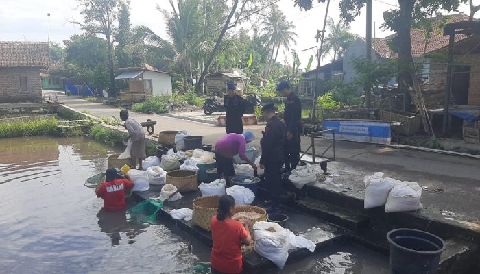 PERSONIL SATBRIMOBDA JABAR PATROLI HARKAMTIBMAS CEGAH TINDAK KEJAHATAN