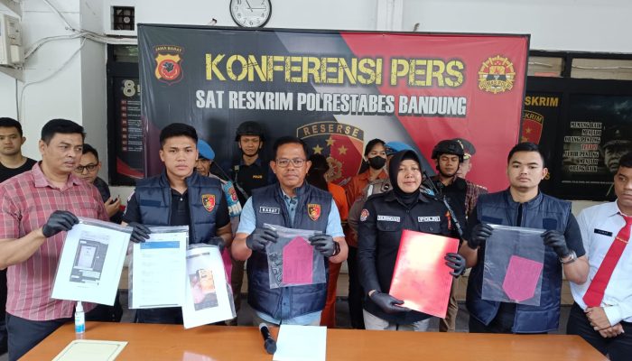 Sat Reskrim Polrestabes Bandung tangkap sebagai selebgram asal Kota Bandung berinisial RV karena mempromosikan situs judi online di media sosial