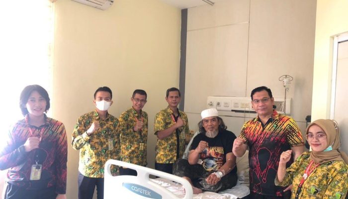 Polda Jabar Bantu Keluarga Wartawan yang Menderita Sakit di RS. Bhayangkara Sartika Asih