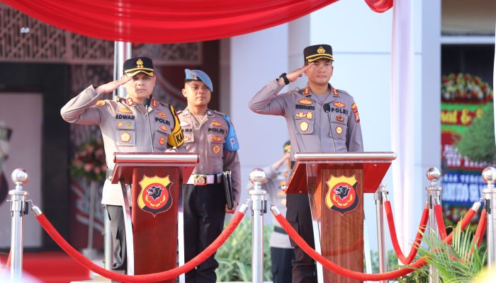 Polres Karawang Gelar Apel Farewell Dalam Rangka Sertijab Kapolres Karawang