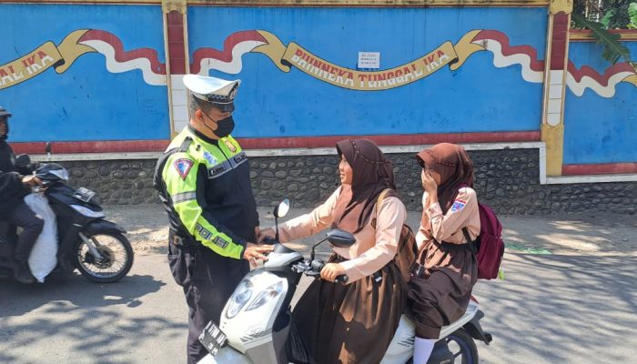 Upaya Polsek Limbangan Kampanyekan Keselamatan Berlalu Lintas Untuk Masyarakat